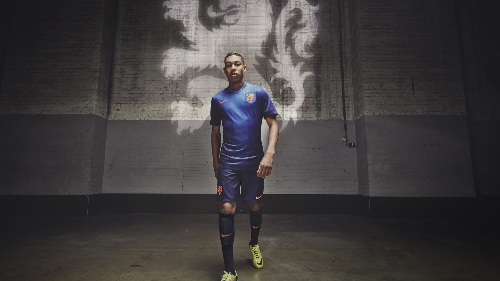 巴塞罗那2-2战平皇马，莱万和莫拉塔各入一球，巴塞罗那绝杀皇马